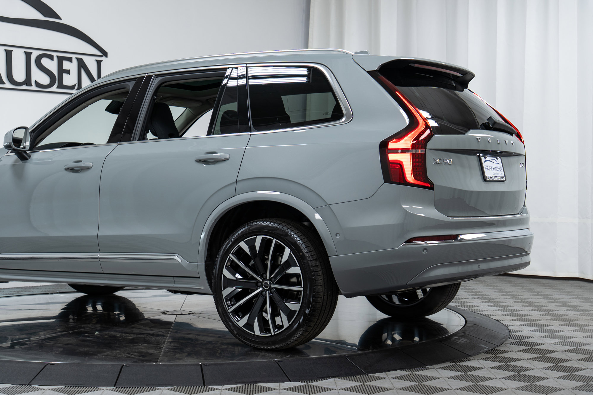New 2026 Volvo XC90 B6 Plus w/ Protection Package Premier image 30