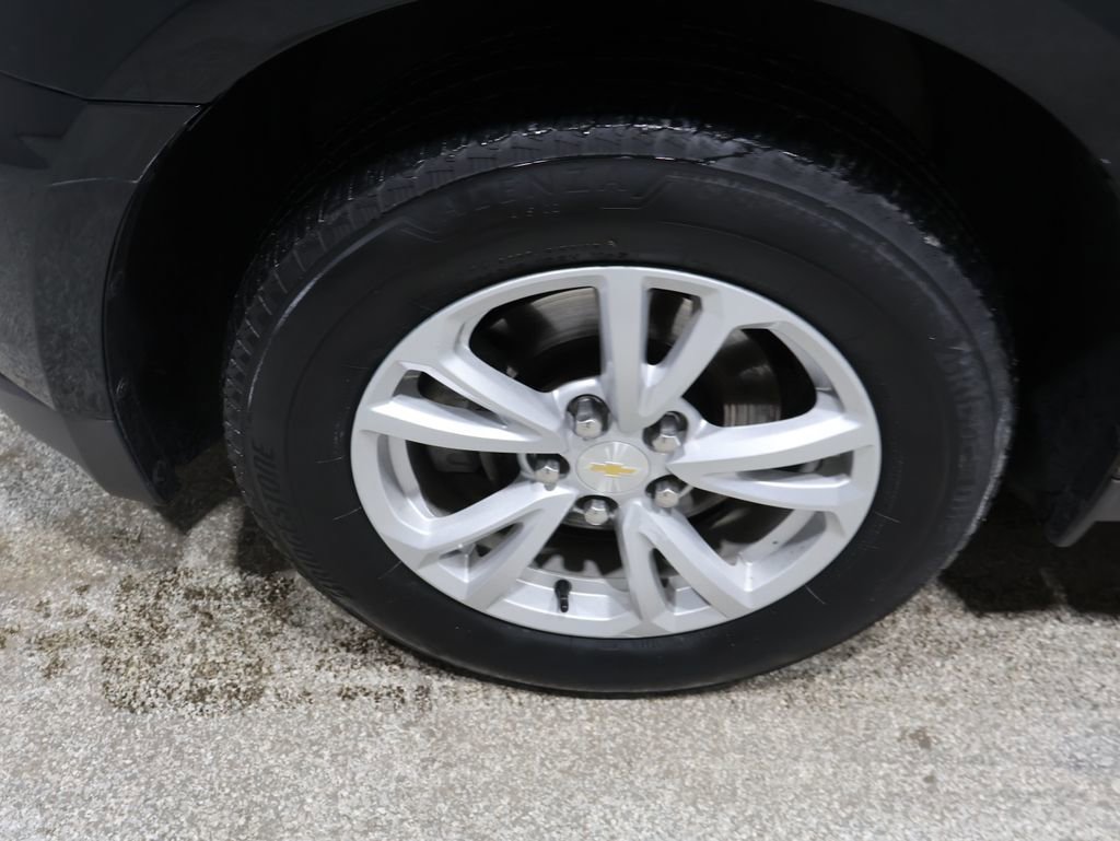 Used 2017 Chevrolet Equinox LT w/ Driver Confidence Package II image 8