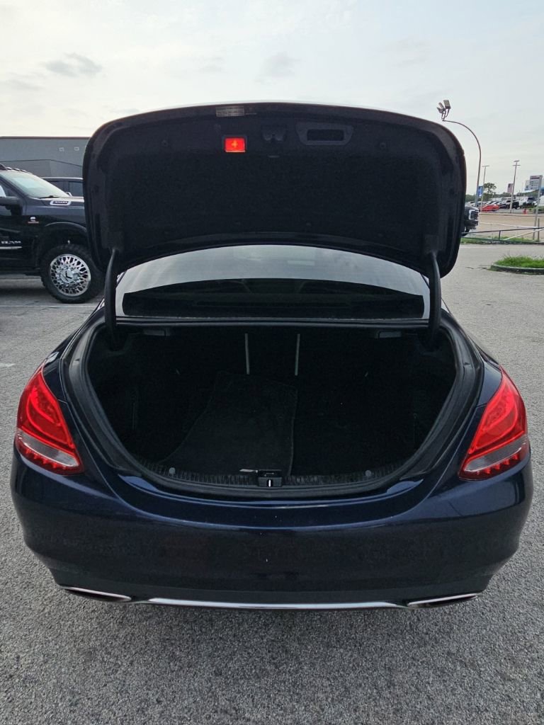 Used 2018 Mercedes-Benz C 300 Sedan image 24