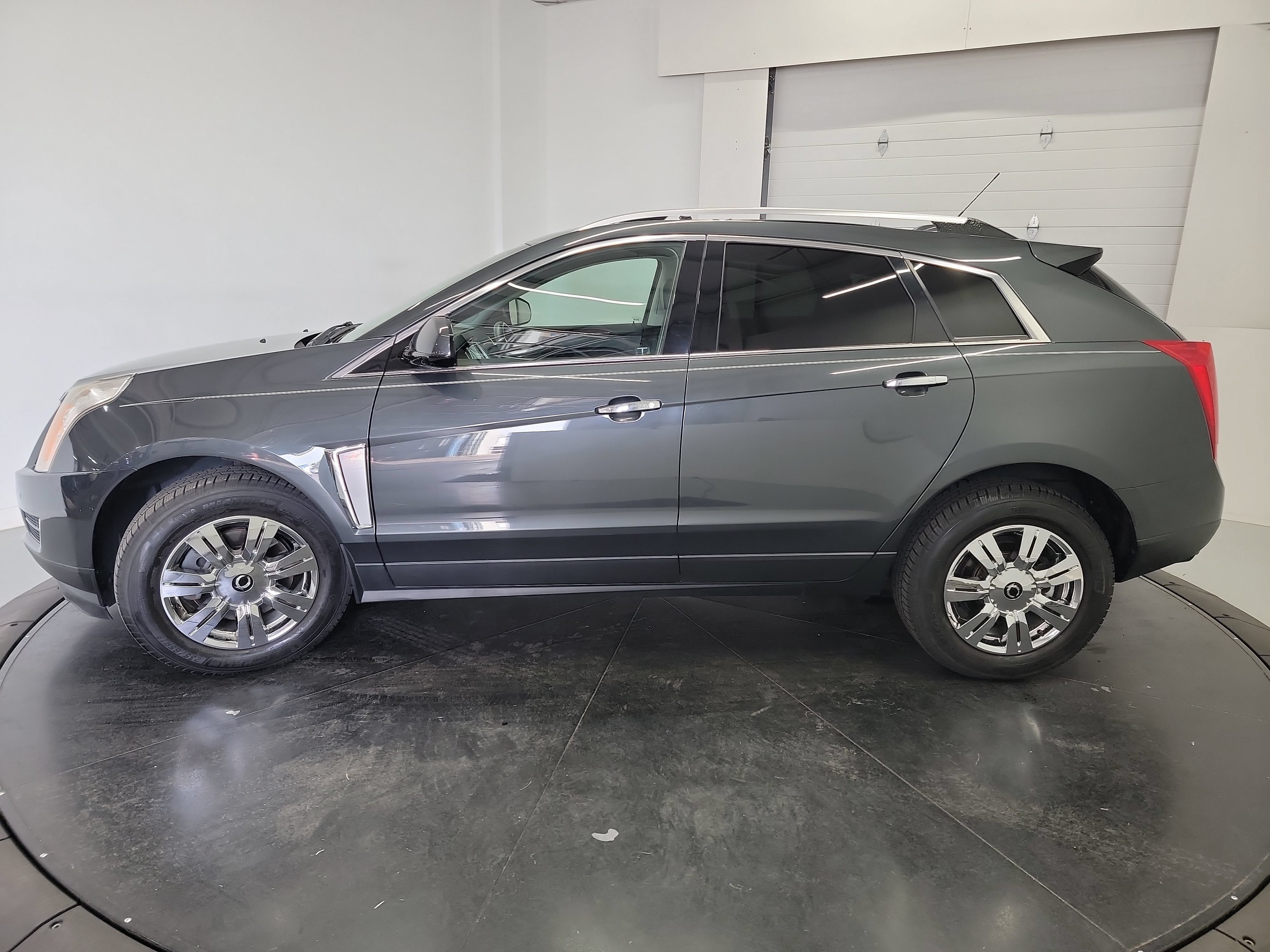 Used 2015 Cadillac SRX Luxury FWD image 4