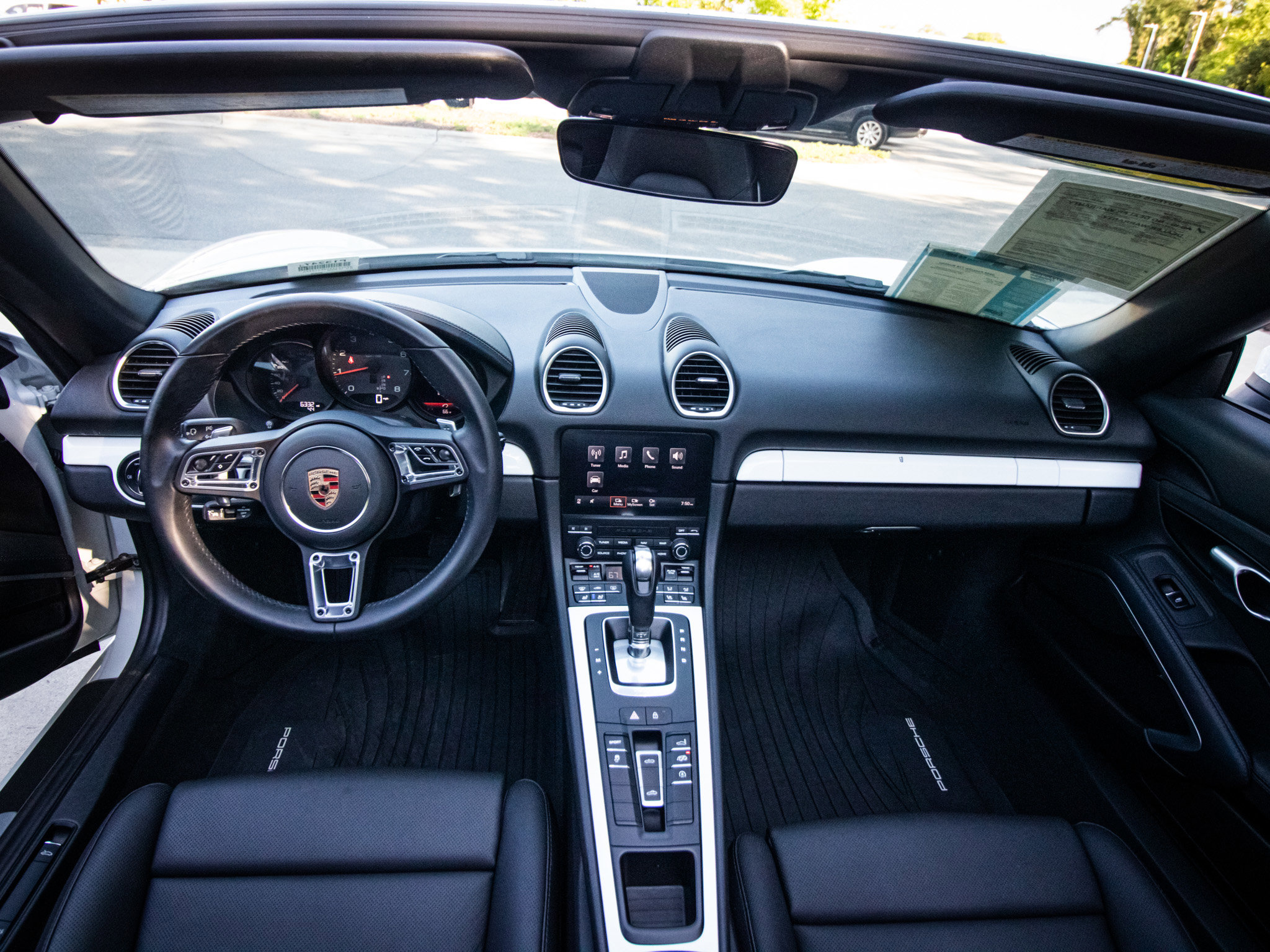 Used 2025 Porsche 718 Boxster RWD image 27