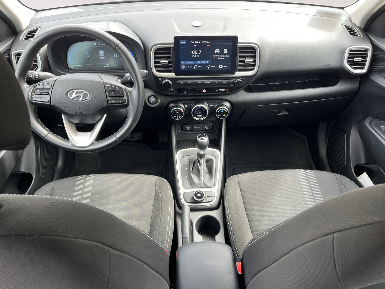 Used 2024 Hyundai Venue SEL image 10