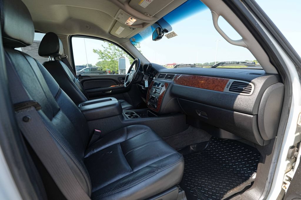 Used 2008 Chevrolet Silverado 2500 LTZ w/ Suspension Package, Off-Road AWD/4WD image 20