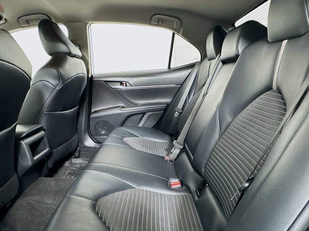 Used 2021 Toyota Camry SE image 12