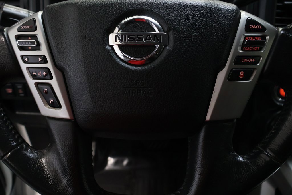 Used 2022 Nissan Titan SV image 18