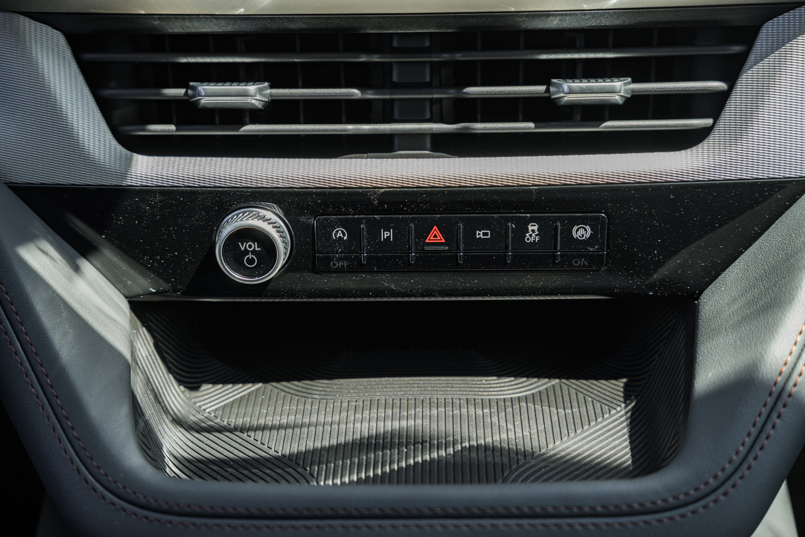 New 2026 Ford Explorer Active RWD image 23