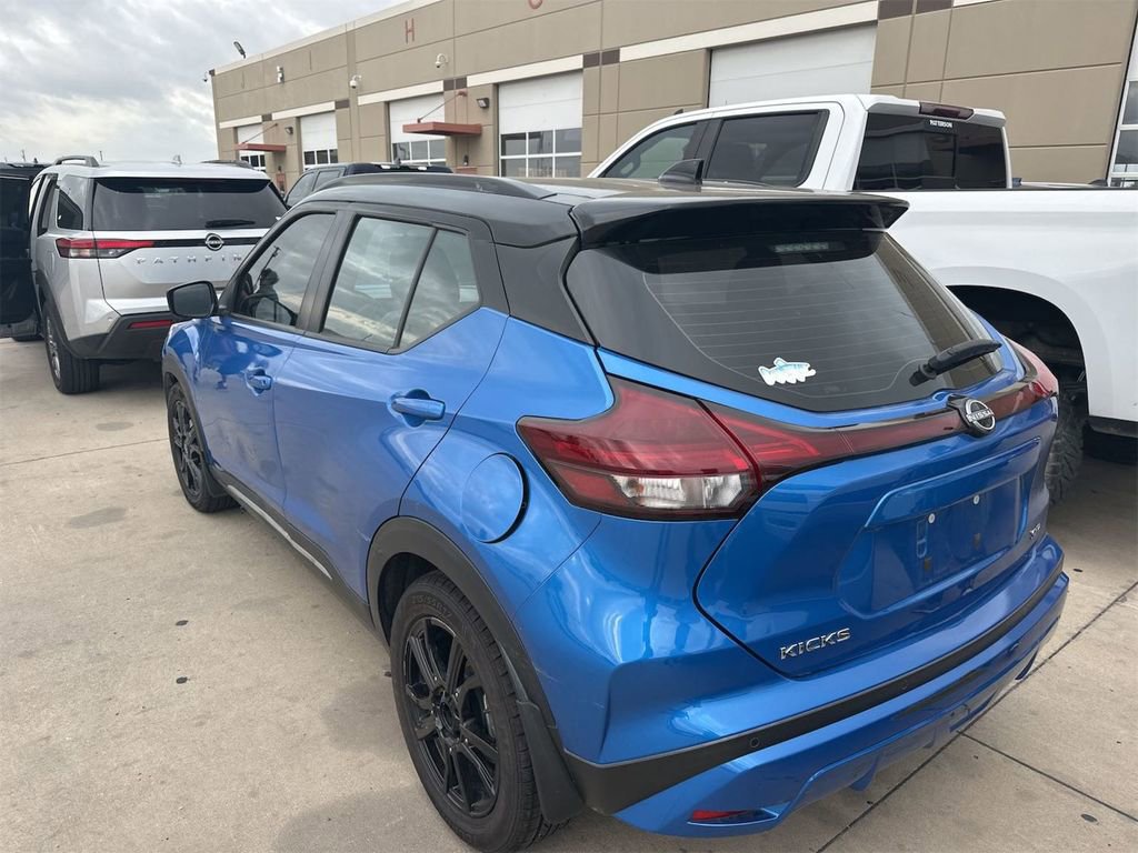 Used 2023 Nissan Kicks SR w/ SR Premium Package FWD image 3