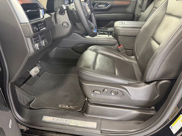 Used 2025 GMC Yukon Denali image 16