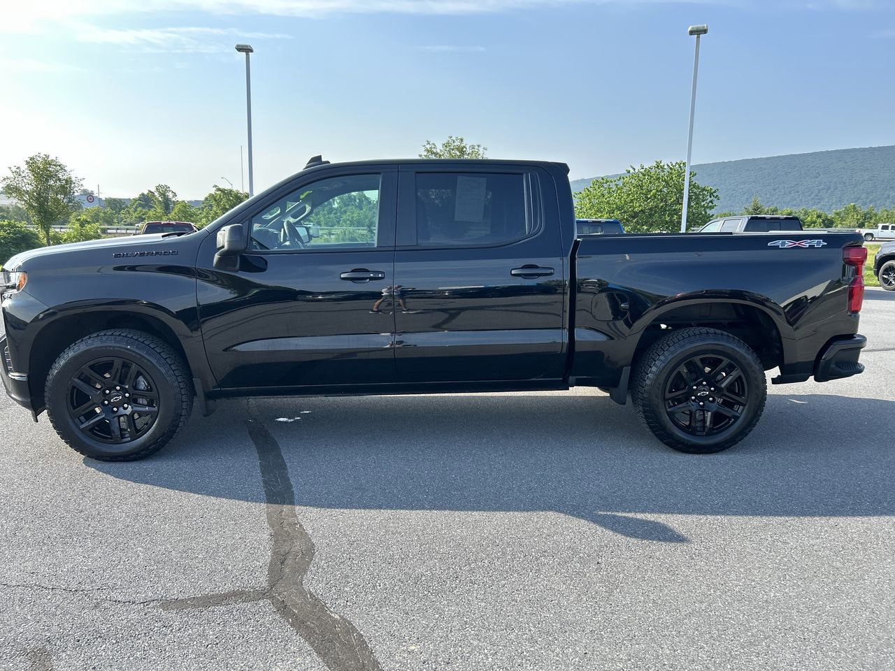 Used 2022 Chevrolet Silverado 1500 RST w/ LPO, Blackout Package AWD/4WD image 4
