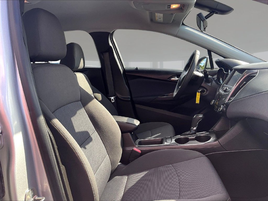 Used 2019 Chevrolet Cruze LS w/ LS Convenience Package FWD image 28
