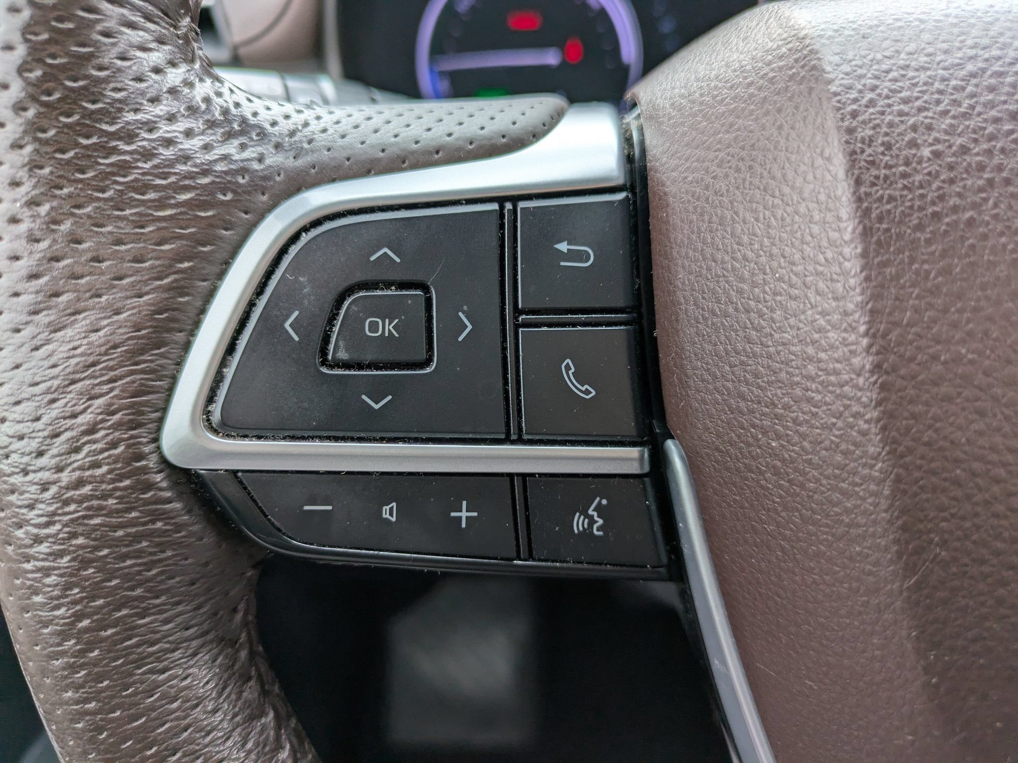 Used 2022 Toyota Sienna Platinum FWD image 27