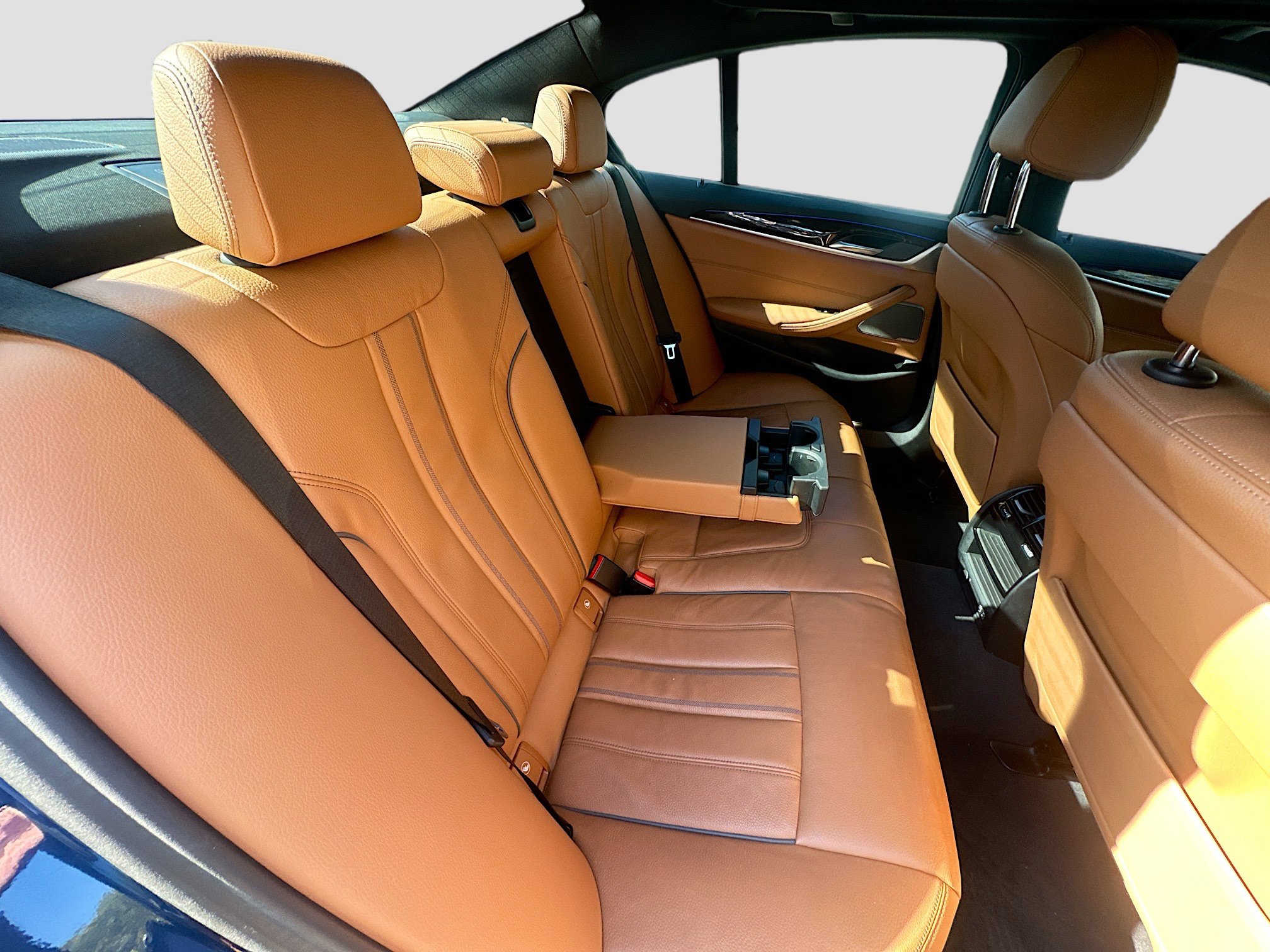 Used 2023 BMW 540i w/ Premium Package image 30