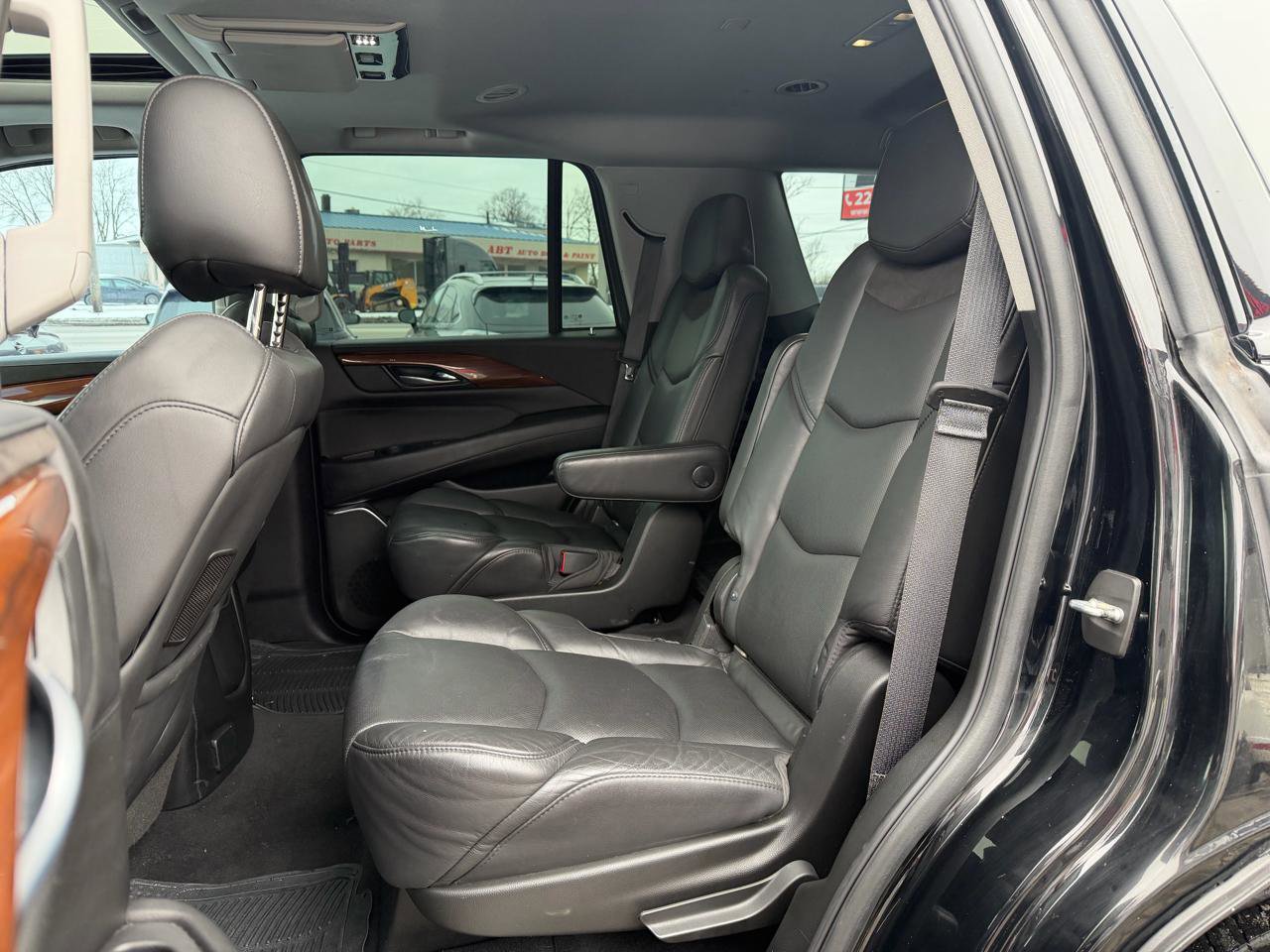 Used 2018 Cadillac Escalade Premium Luxury RWD image 18