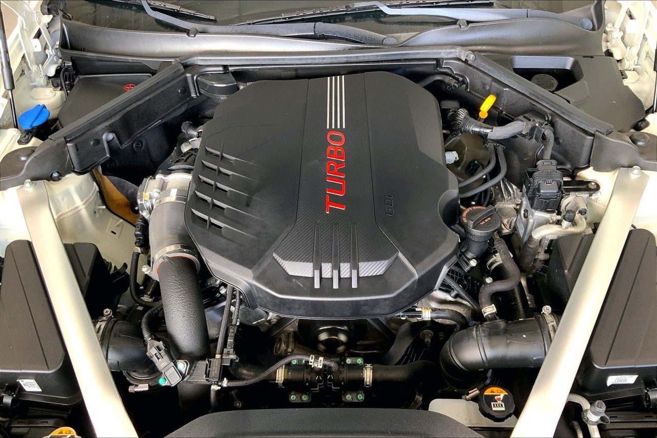 Used 2021 Kia Stinger GT1 RWD image 9