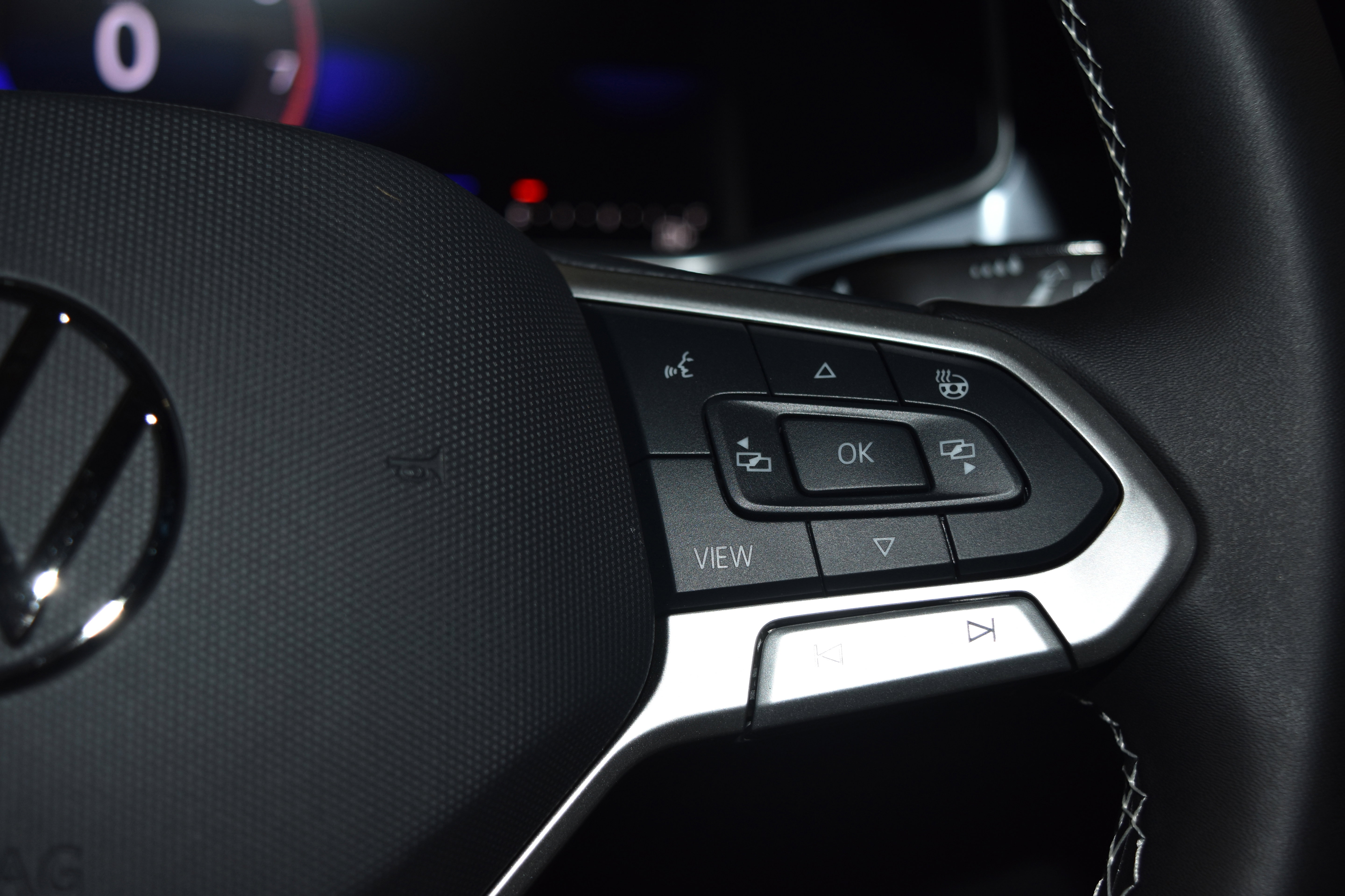 New 2025 Volkswagen Taos SE image 7