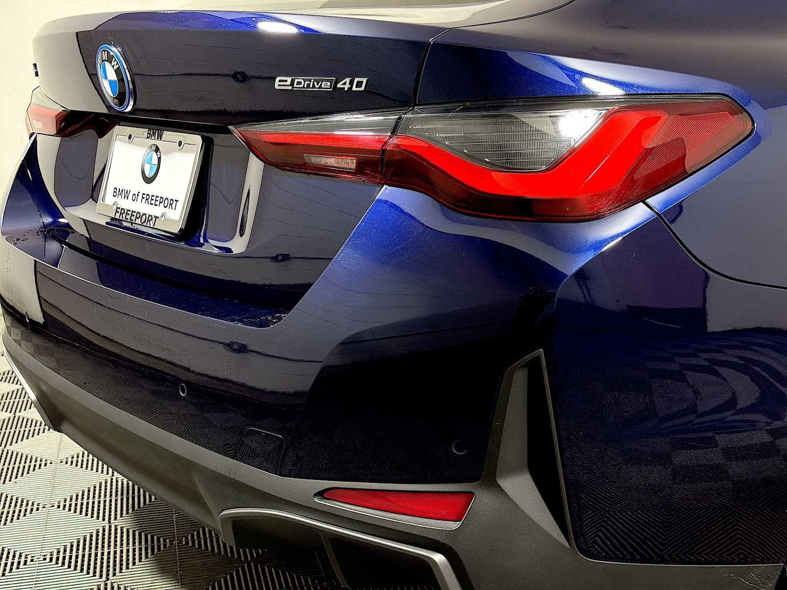 Used 2025 BMW i4 eDrive40 w/ Premium Package image 29