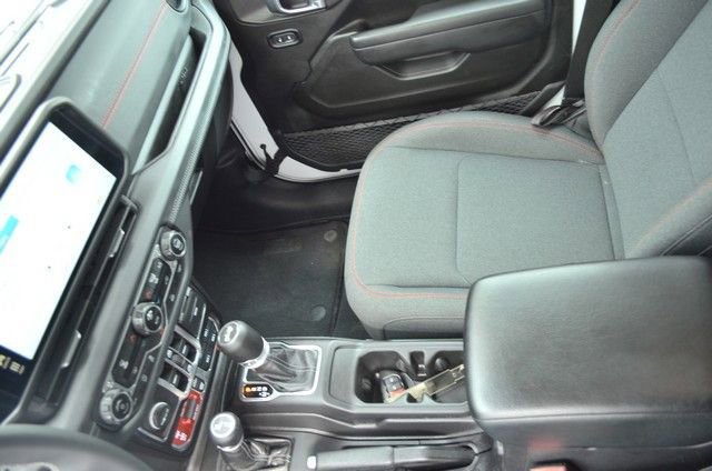 Used 2025 Jeep Wrangler Unlimited Rubicon image 22