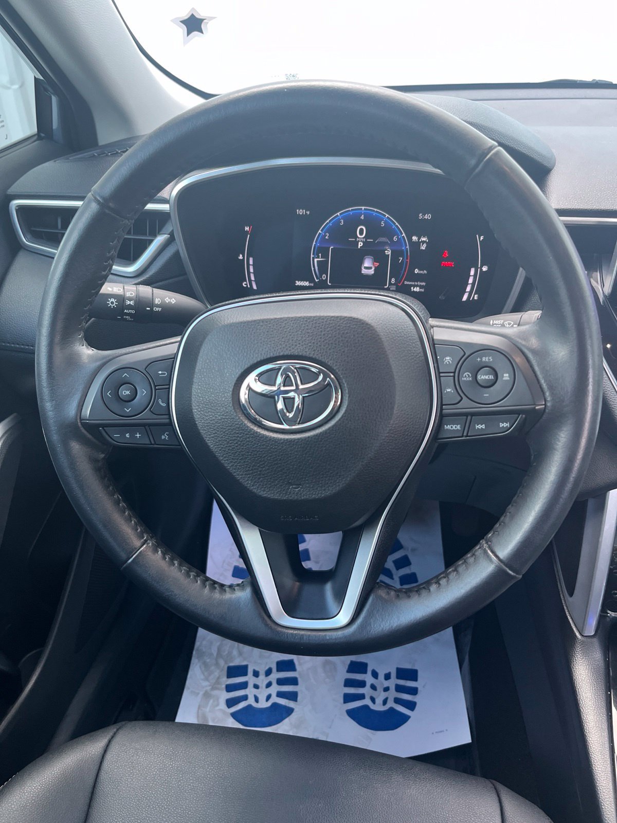 Used 2023 Toyota Corolla Cross XLE w/ Convenience Package FWD image 19