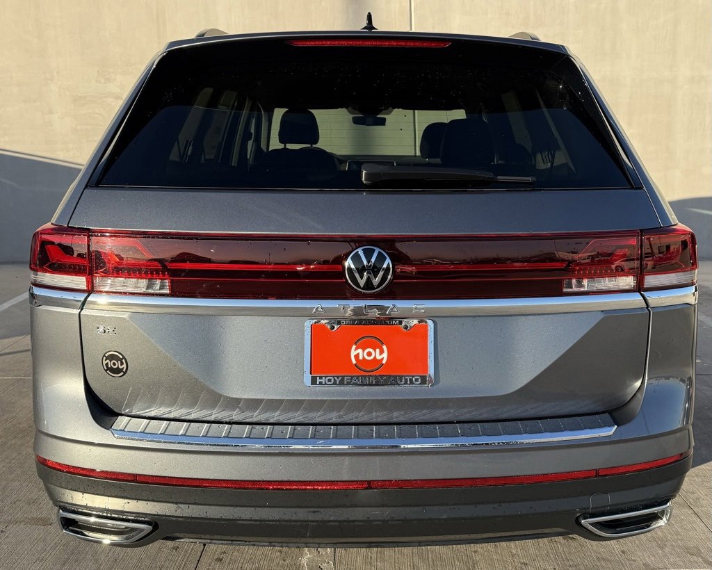Used 2025 Volkswagen Atlas SE image 4