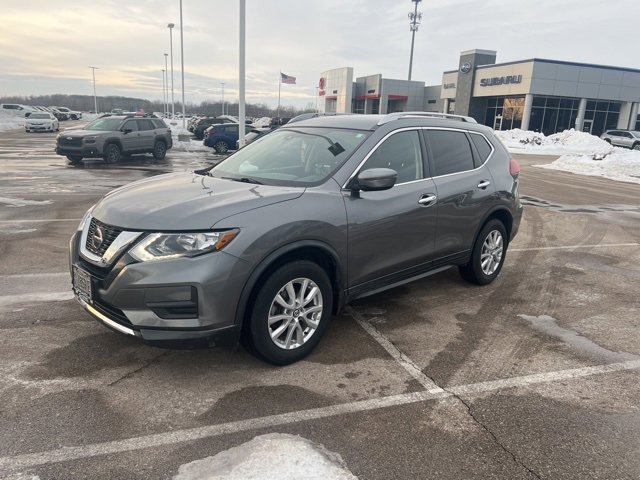 Used 2020 Nissan Rogue SV image 3