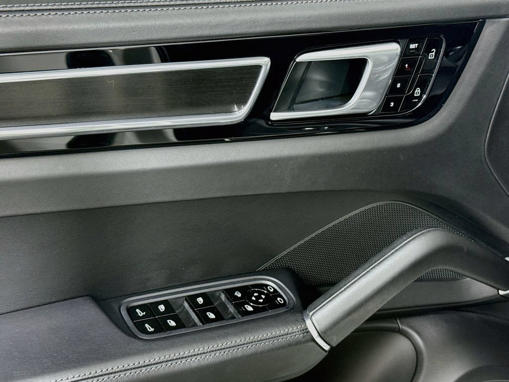 Certified 2021 Porsche Cayenne GTS AWD/4WD image 19