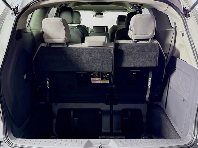 Used 2022 Toyota Sienna LE image 24