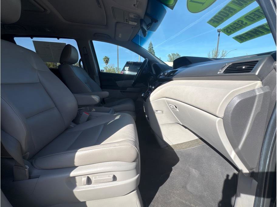 Used 2011 Honda Odyssey Touring image 11