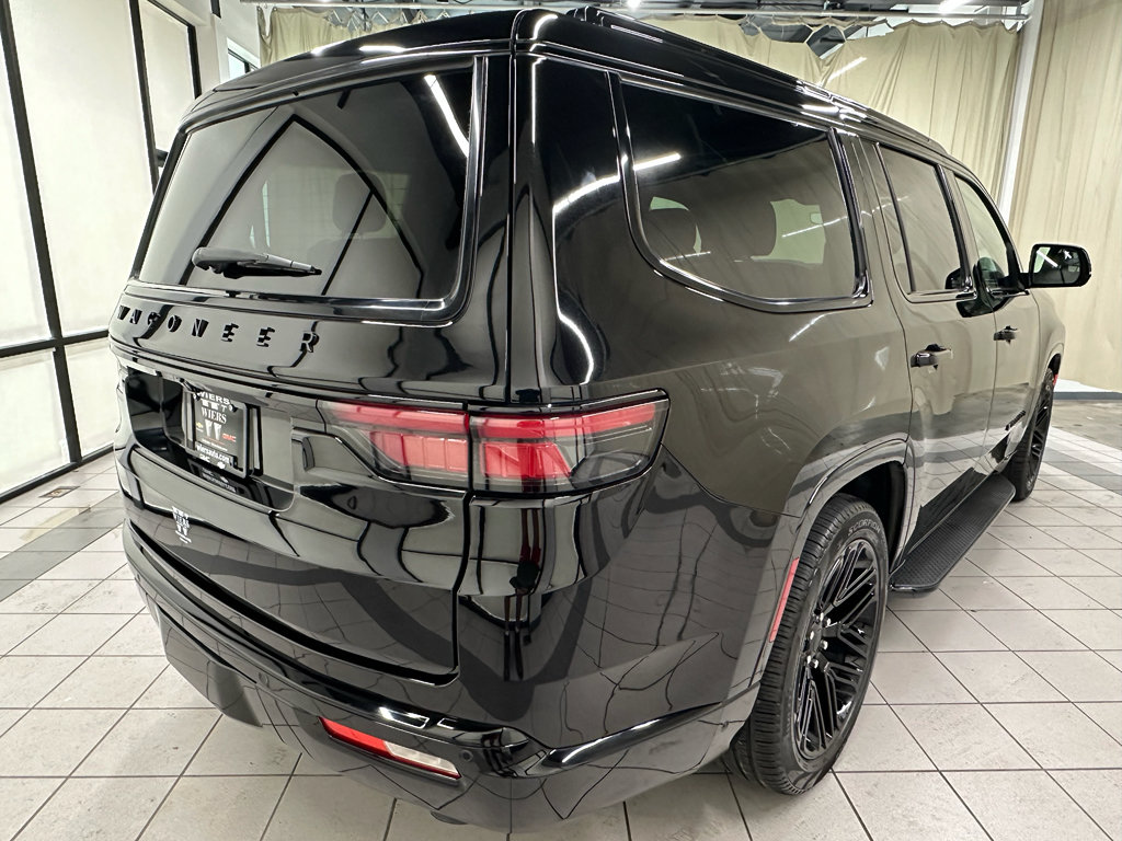 Used 2024 Jeep Wagoneer Series II w/ Convenience Group I AWD/4WD image 5