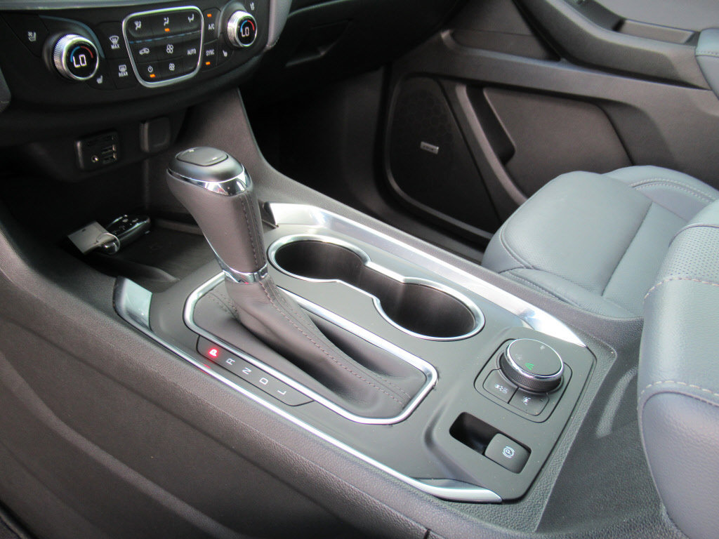 Used 2020 Chevrolet Traverse Premier FWD image 31