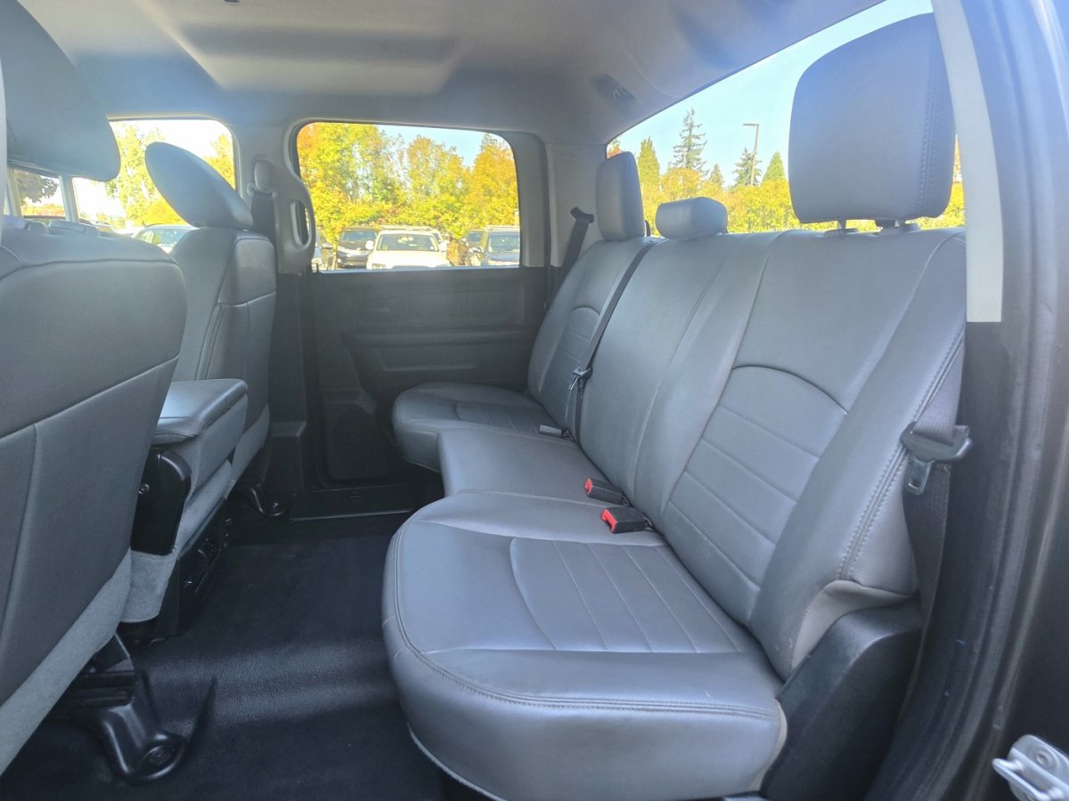 Used 2014 RAM 2500 Tradesman w/ Chrome Appearance Group AWD/4WD image 12