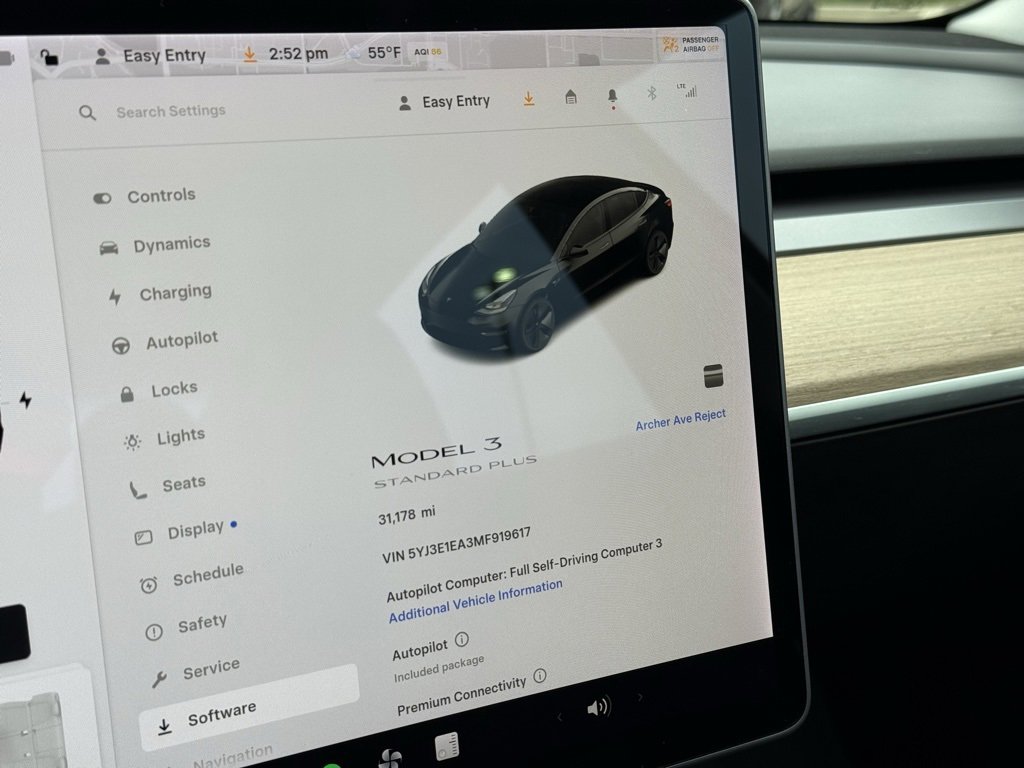 Used 2021 Tesla Model 3 Standard Range Plus image 5