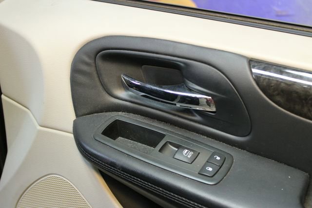 Used 2012 Dodge Grand Caravan SE FWD image 9