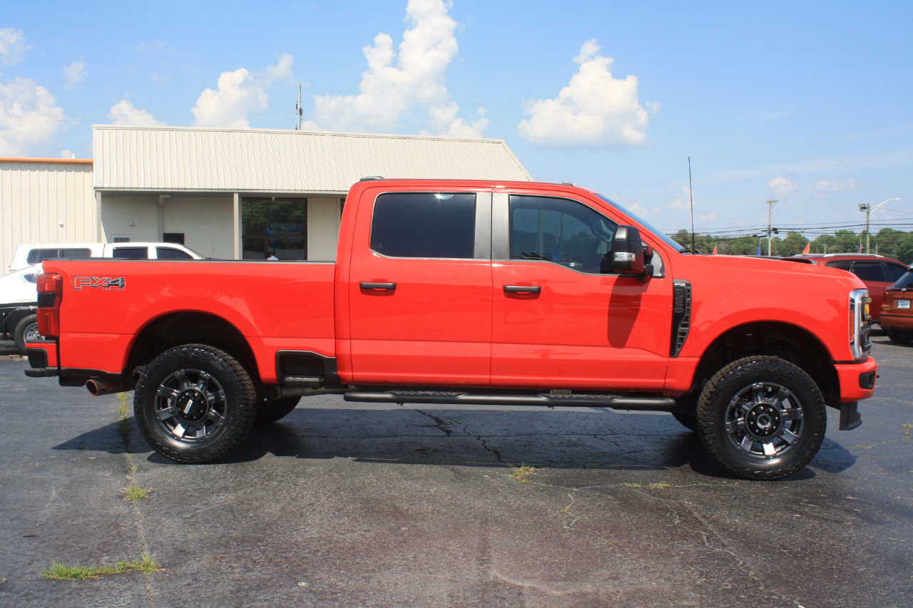 Used 2023 Ford F250 XL w/ STX Appearance Package image 3