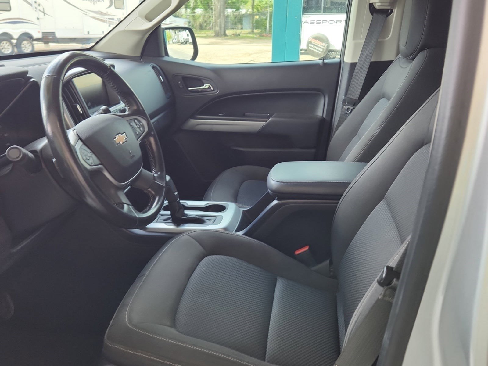 Used 2018 Chevrolet Colorado LT w/ LT Convenience Package RWD image 11