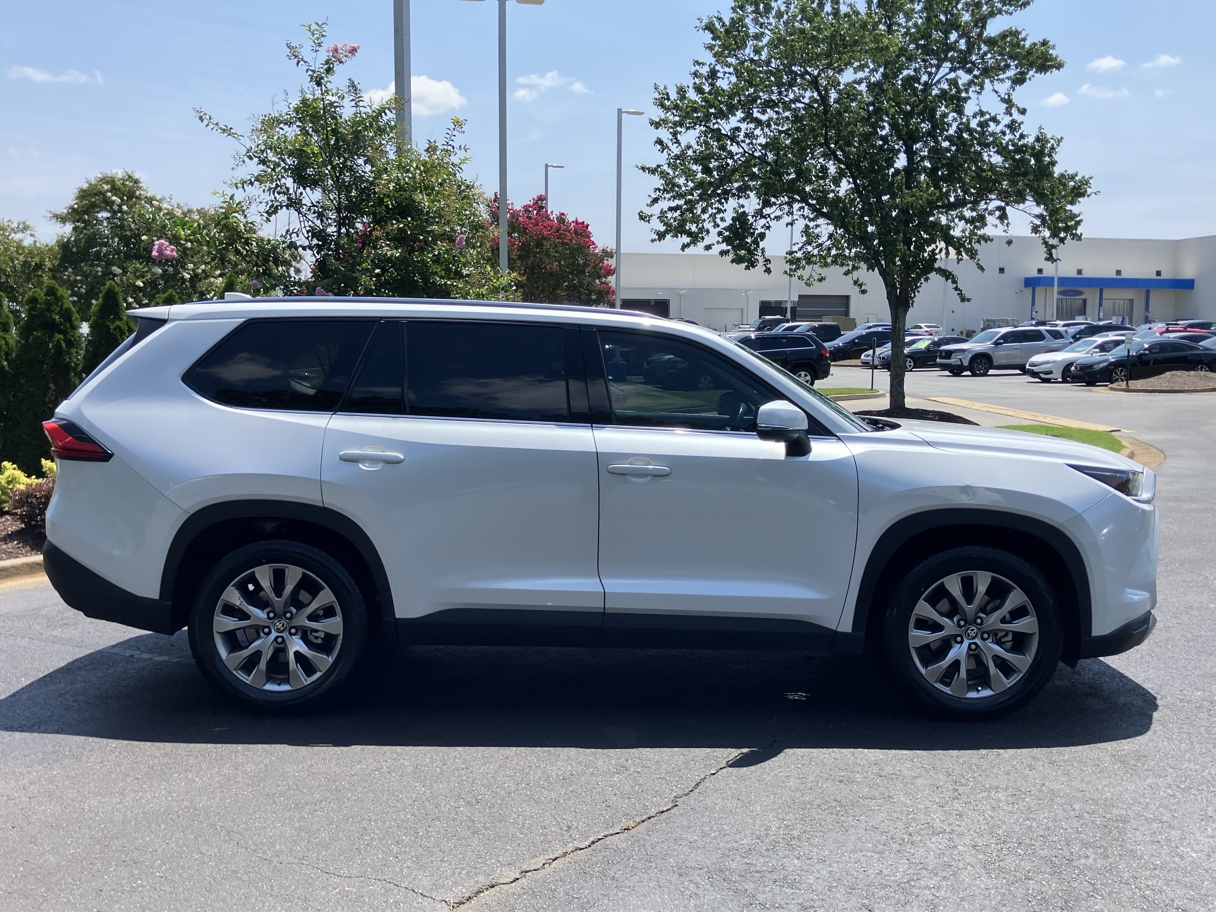 Used 2024 Toyota Grand Highlander FWD image 11
