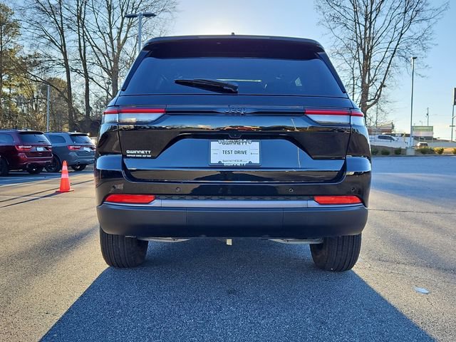 New 2026 Jeep Grand Cherokee Altitude RWD image 7