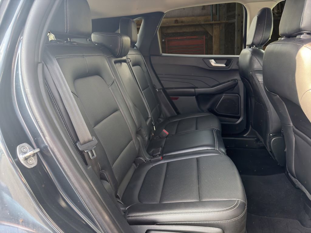 Used 2022 Ford Escape SEL w/ Technology Package image 18