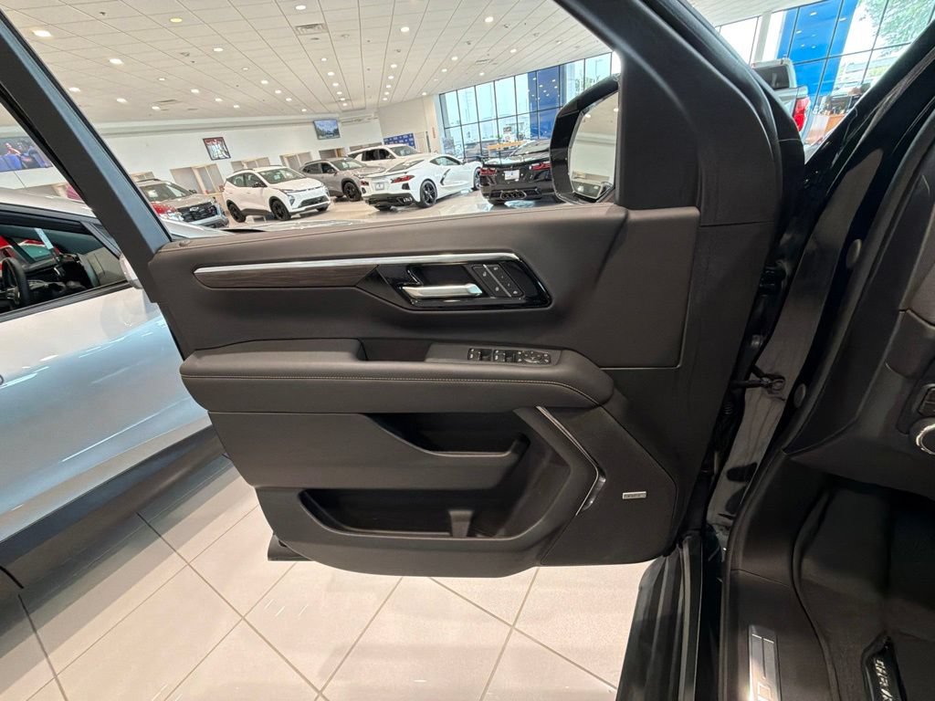 New 2026 Chevrolet Tahoe Premier AWD/4WD image 32