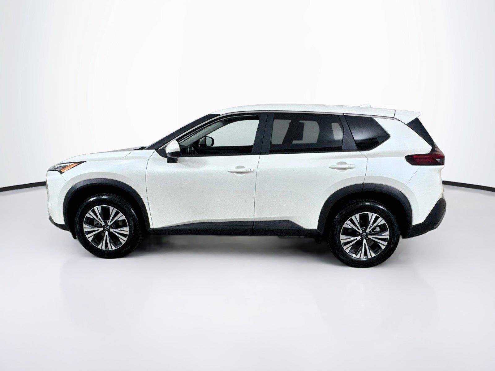 Used 2022 Nissan Rogue SV FWD image 3