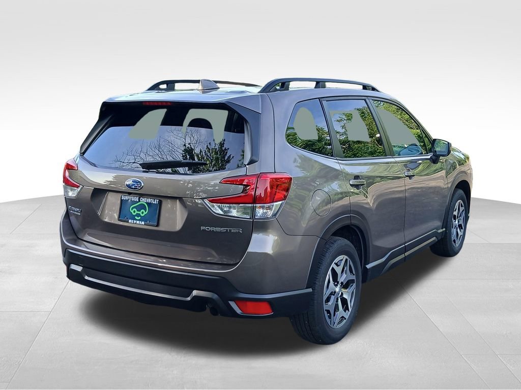 Used 2023 Subaru Forester Premium AWD/4WD image 2