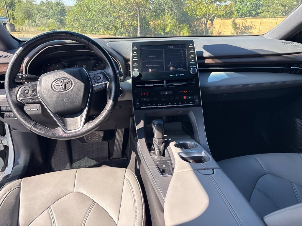 Used 2020 Toyota Avalon XLE FWD image 17