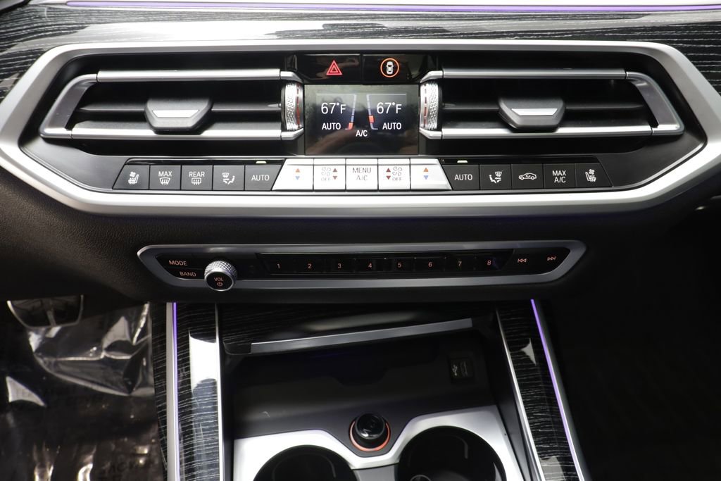 Used 2022 BMW X7 M50i AWD/4WD image 13