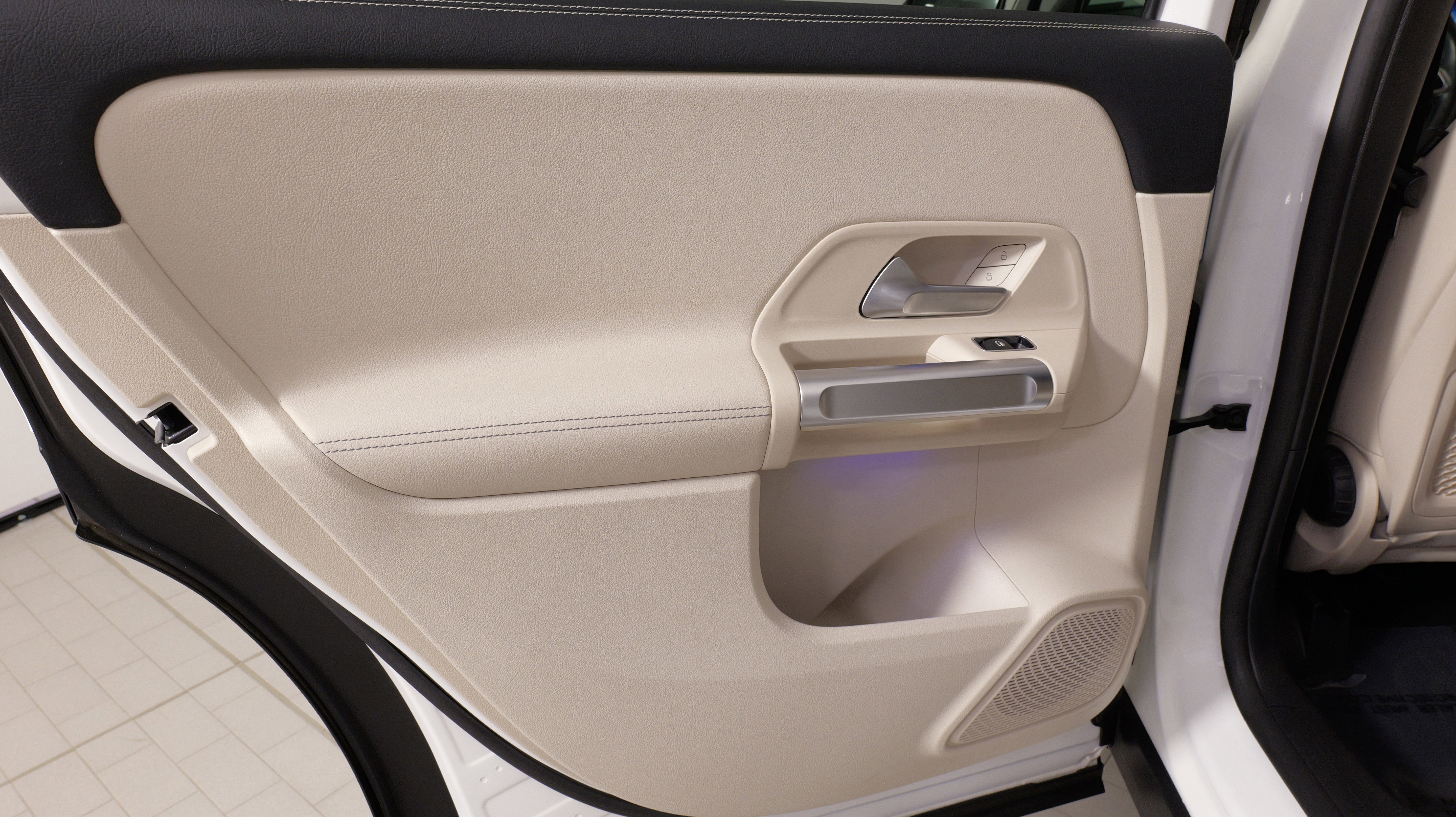 Used 2022 Mercedes-Benz GLB 250 4MATIC image 35