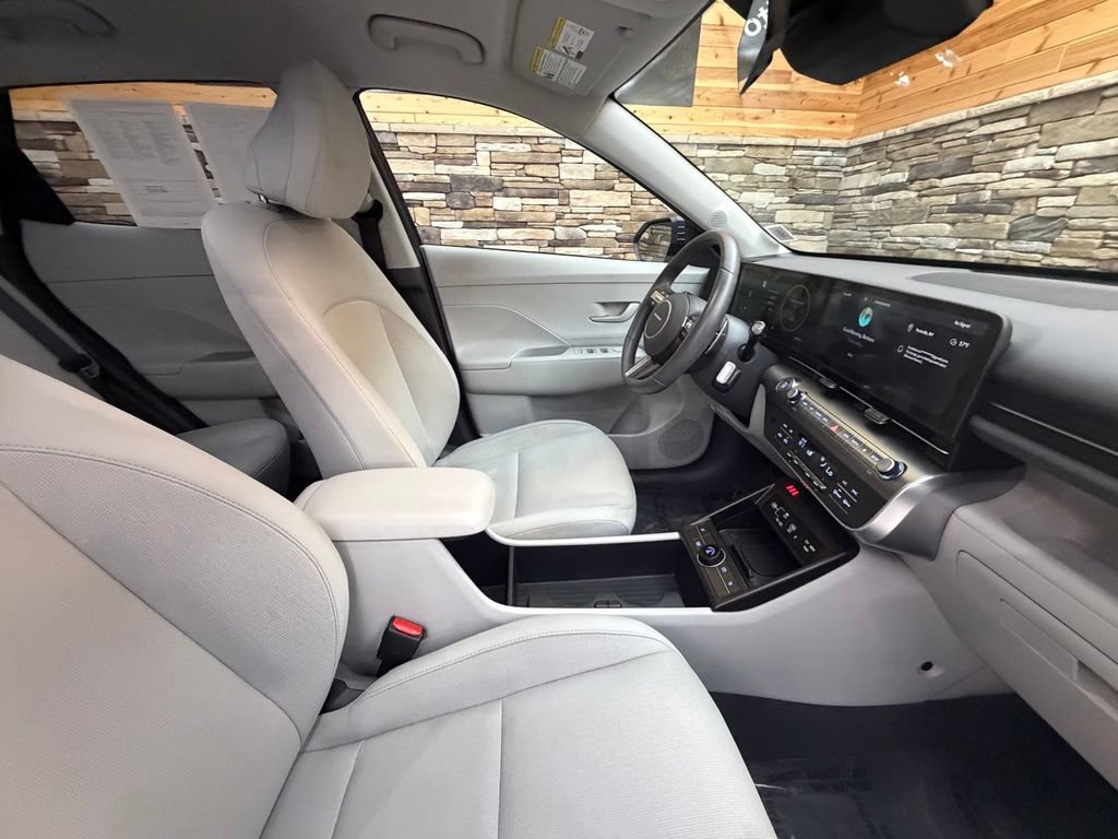 Used 2024 Hyundai Kona SEL w/ Convenience Package AWD/4WD image 16