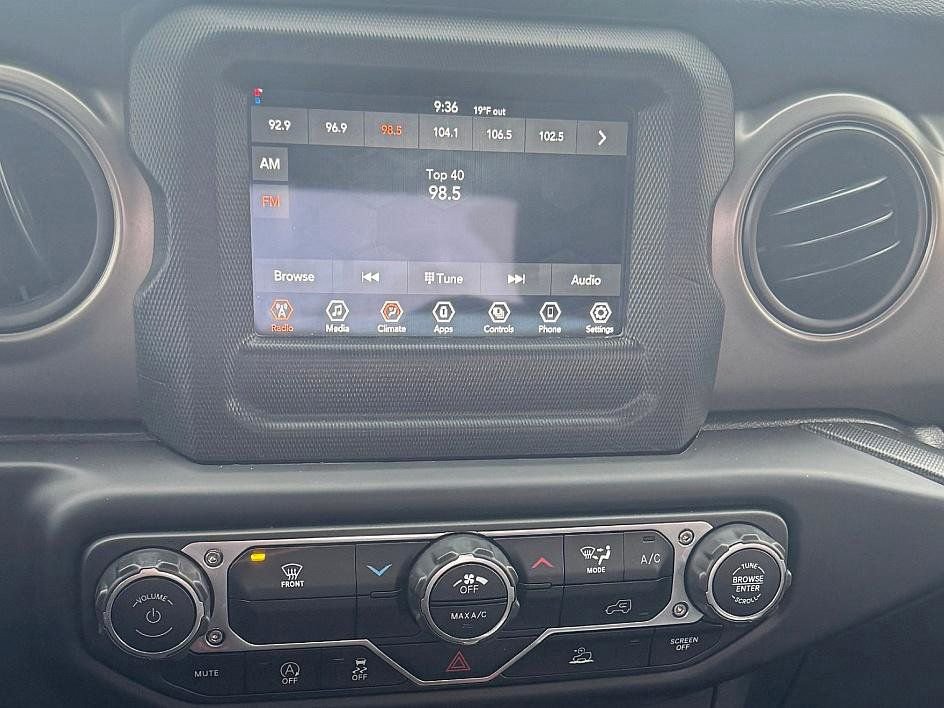 Used 2022 Jeep Wrangler Sport image 24