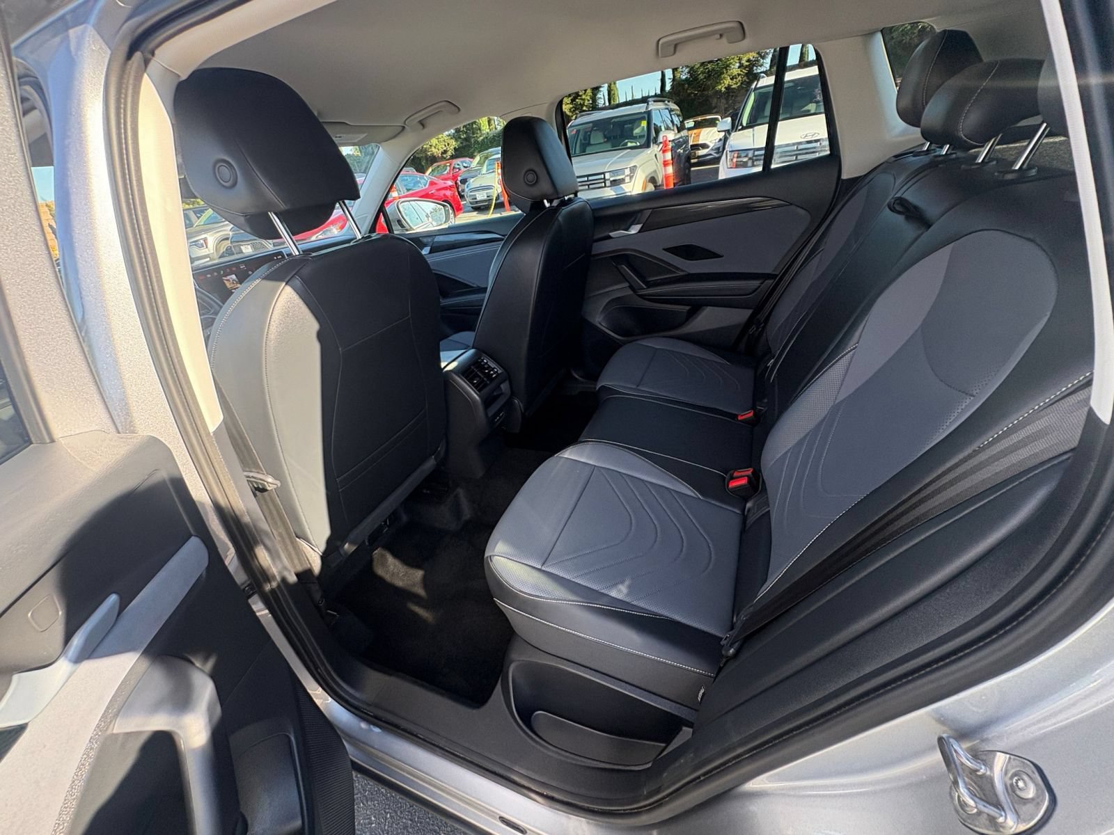 Used 2026 Volkswagen Tiguan SE AWD/4WD image 28