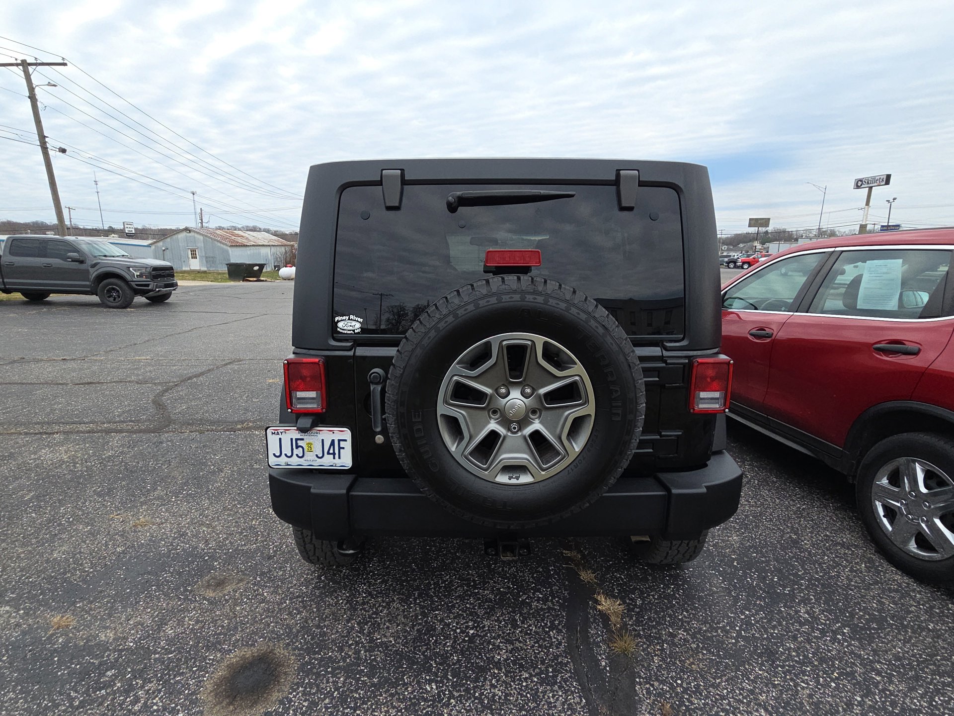 Used 2017 Jeep Wrangler Unlimited Rubicon w/ Max Tow Package image 6