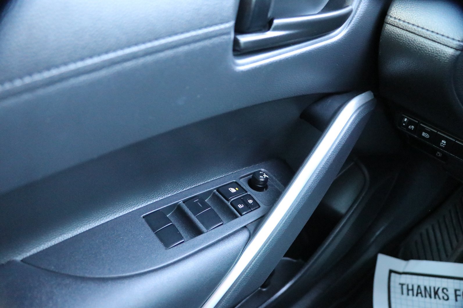 Used 2023 Toyota Corolla Cross AWD Hybrid image 11