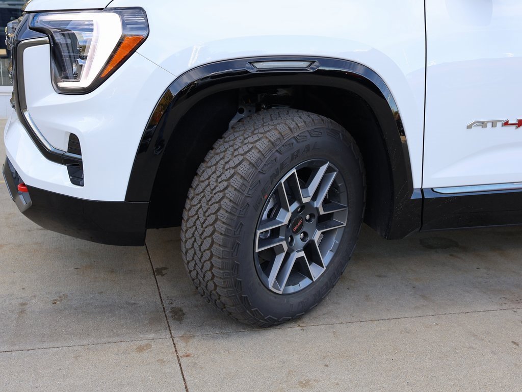New 2026 GMC Terrain AT4 w/ LPO, Black Badging Package image 39
