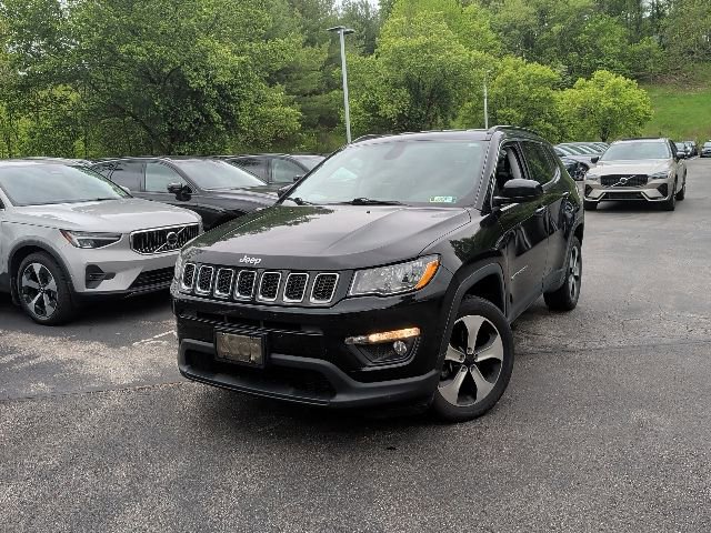 Used 2017 Jeep Compass Latitude w/ Popular Equipment Group AWD/4WD image 1